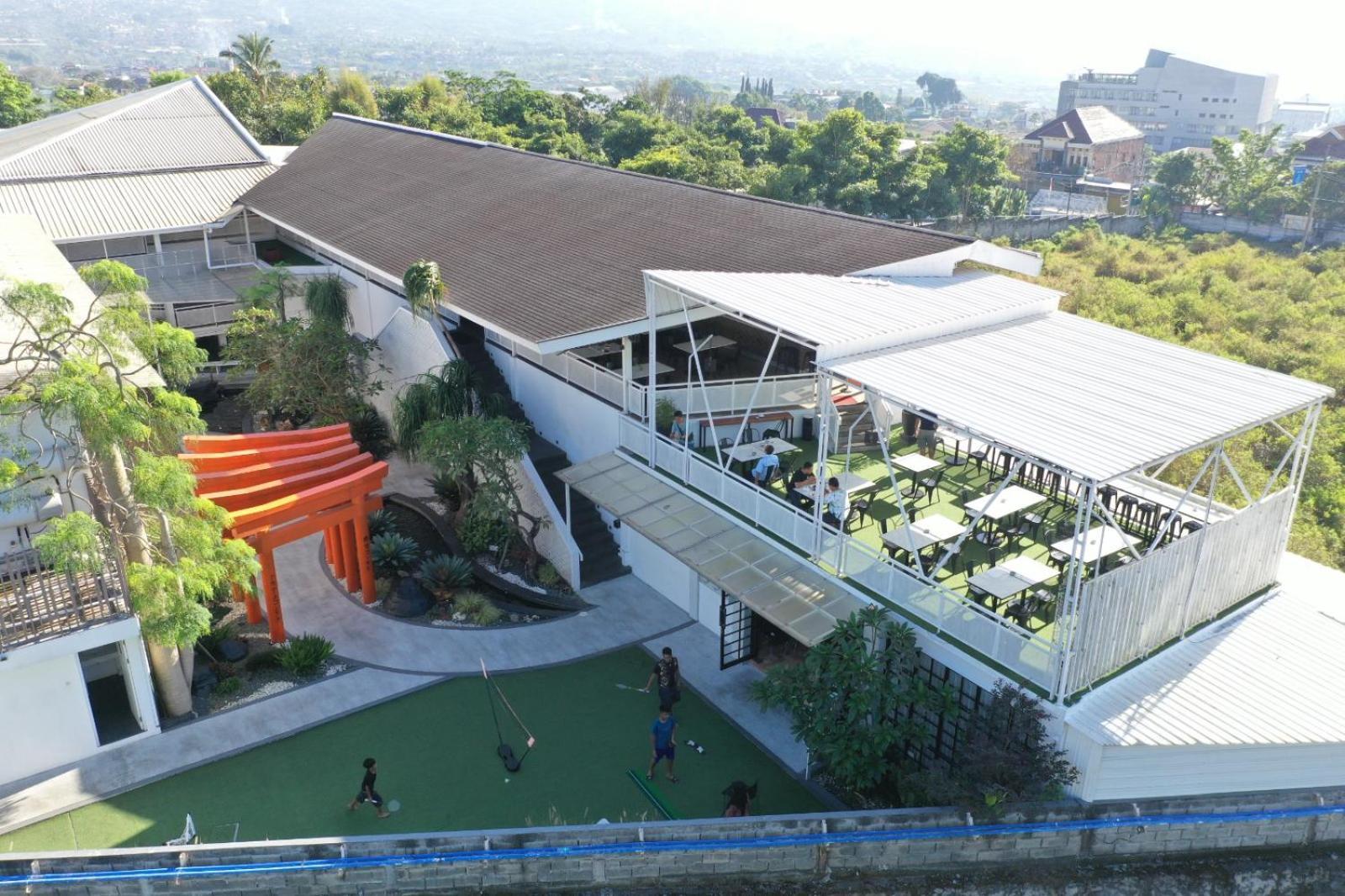 Kontena Hotel Batu  Exterior photo
