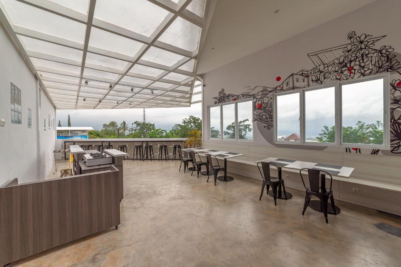 Kontena Hotel Batu  Exterior photo
